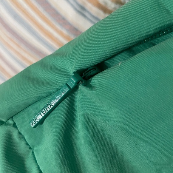 Arc’teryx Insulated Parka. Very warm and light. - Picture 5 of 11